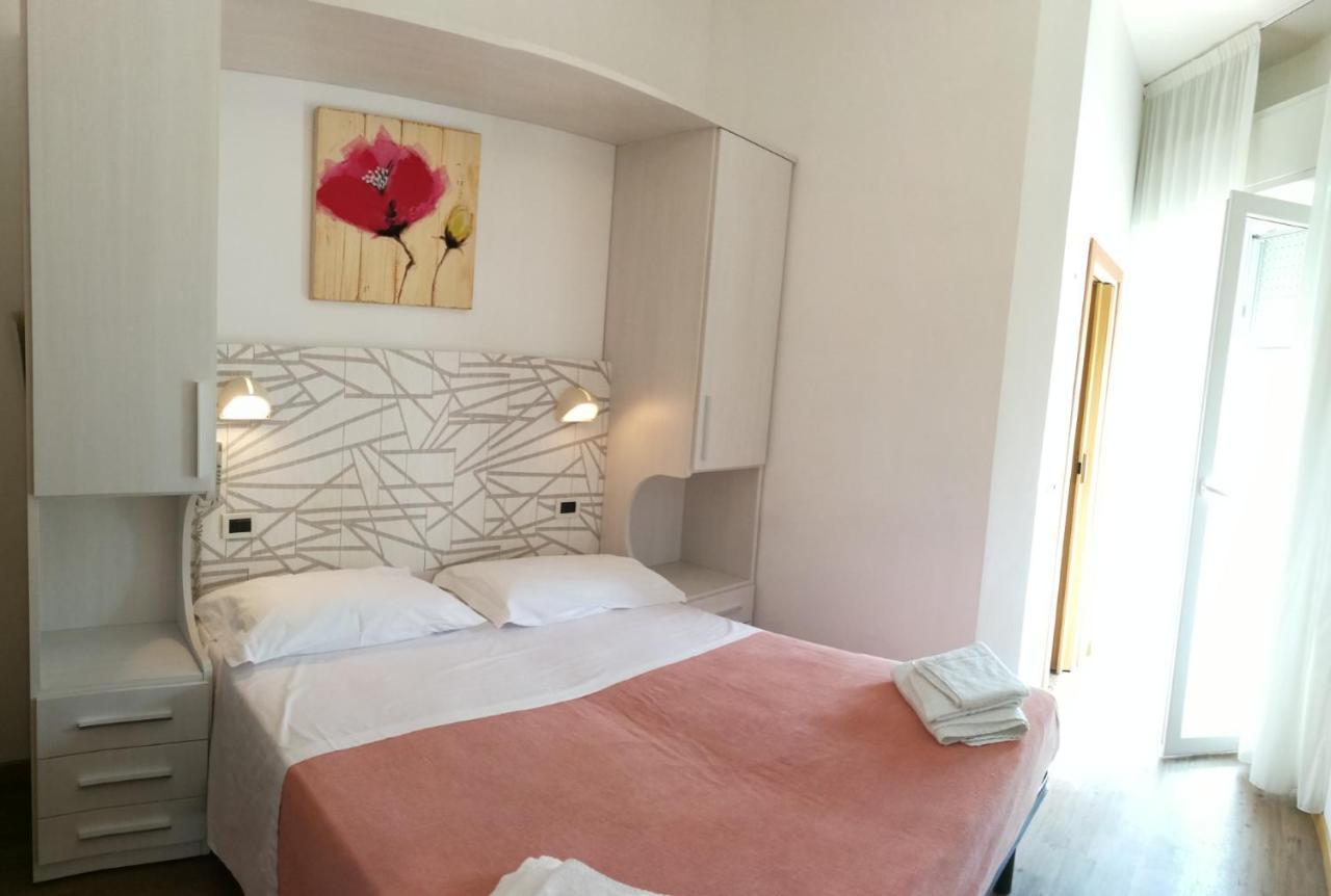 Hotel Luana Rimini Buitenkant foto