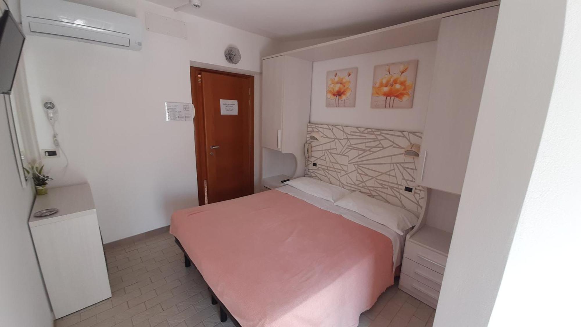 Hotel Luana Rimini Buitenkant foto