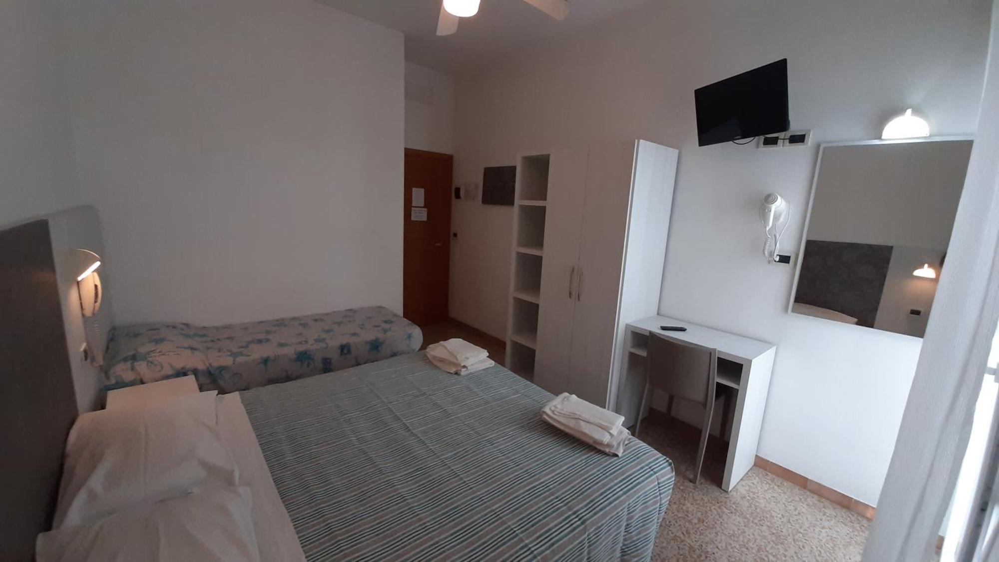 Hotel Luana Rimini Buitenkant foto
