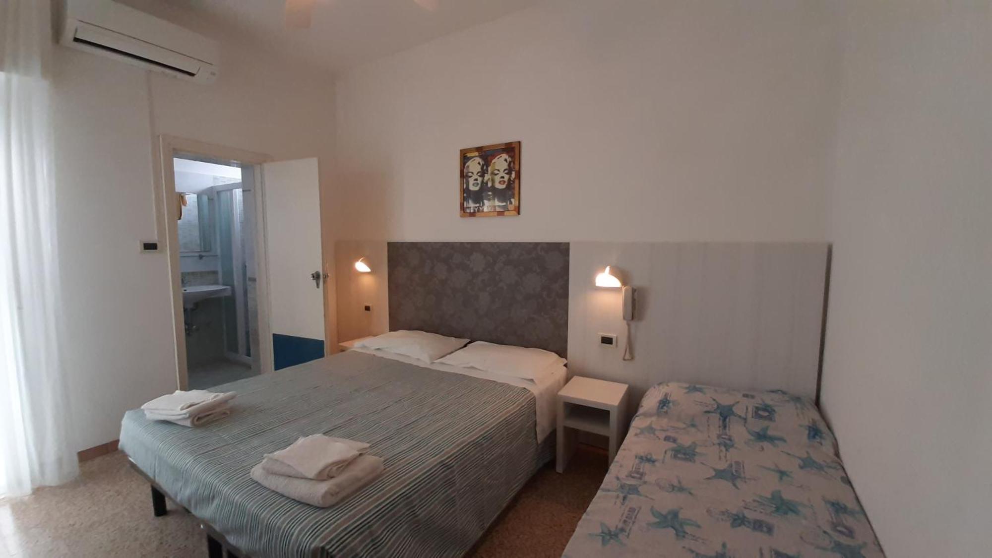 Hotel Luana Rimini Buitenkant foto
