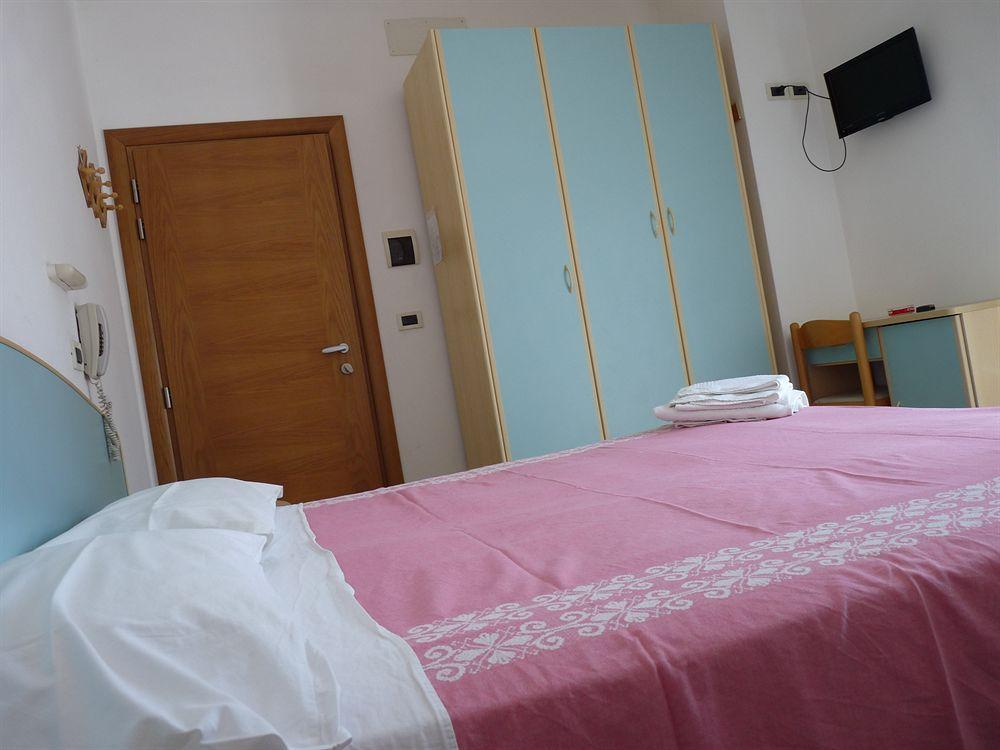 Hotel Luana Rimini Buitenkant foto