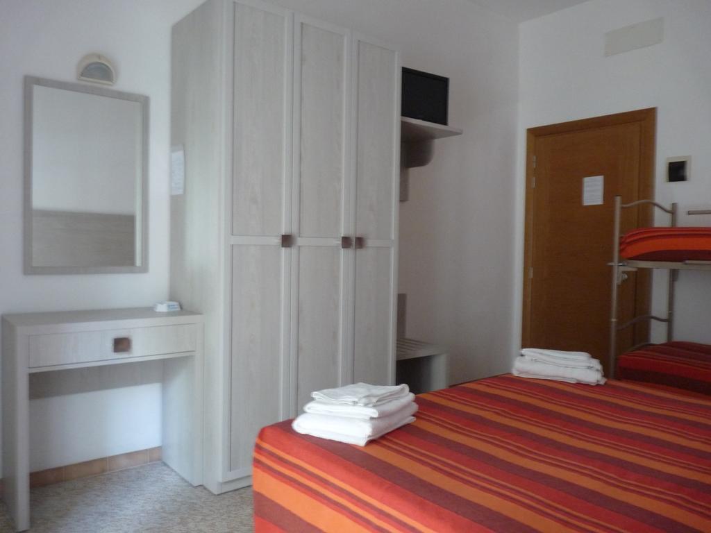 Hotel Luana Rimini Buitenkant foto