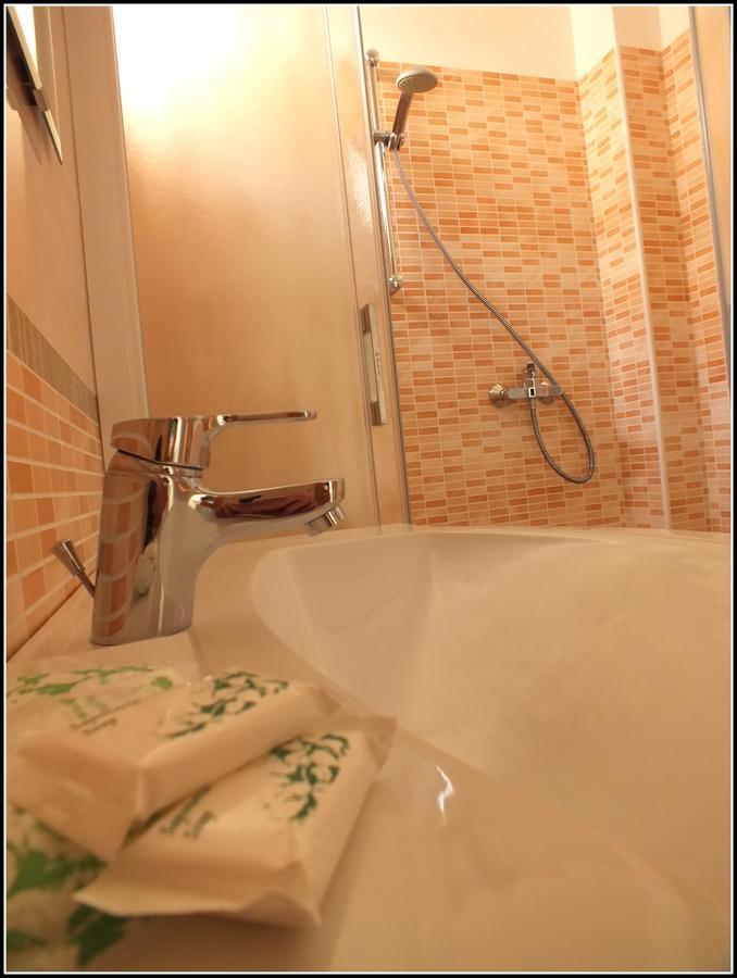 Hotel Luana Rimini Buitenkant foto