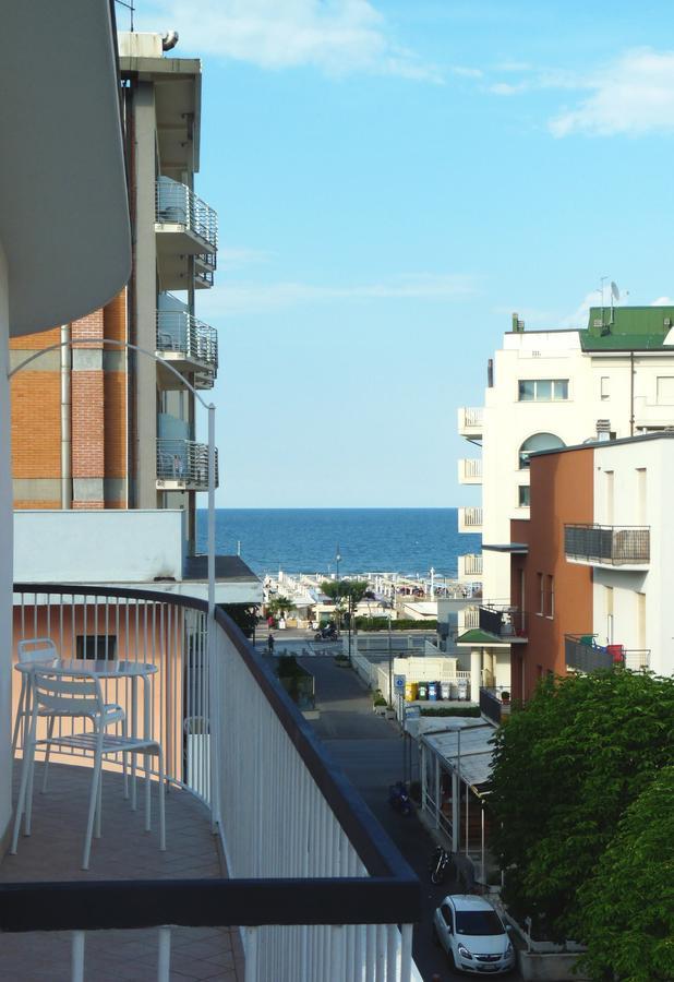 Hotel Luana Rimini Buitenkant foto