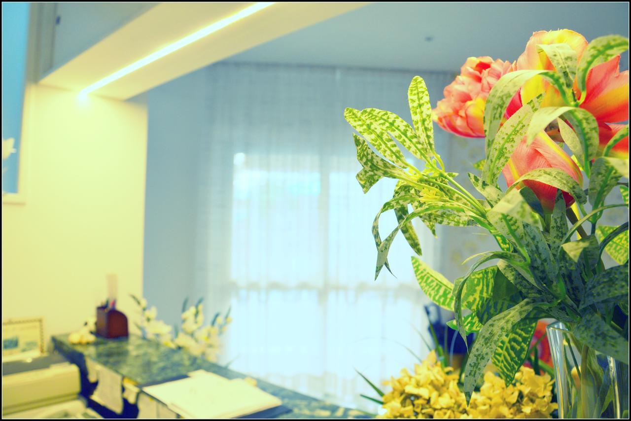Hotel Luana Rimini Buitenkant foto