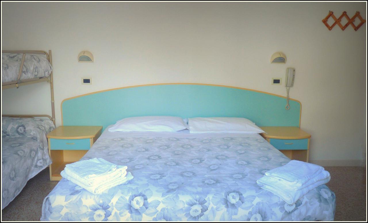 Hotel Luana Rimini Buitenkant foto
