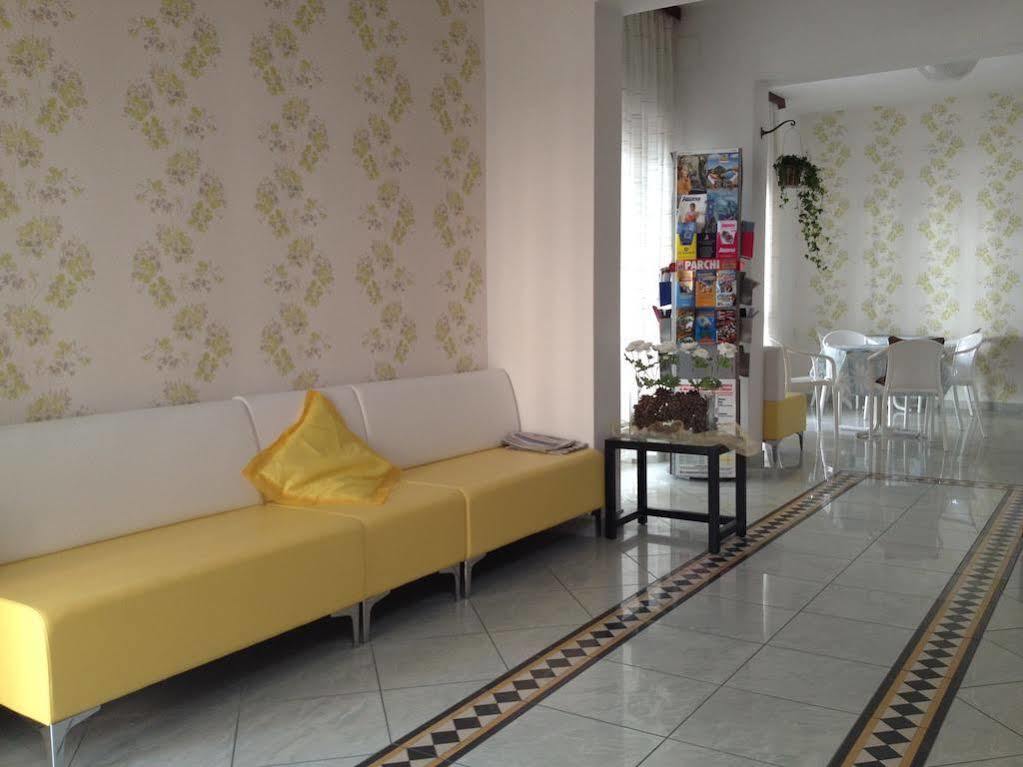Hotel Luana Rimini Buitenkant foto